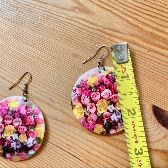 Vintage Rose Printed Shell Earrings Large Round Dangle Boho Pink Yellow - Picture 9 of 9